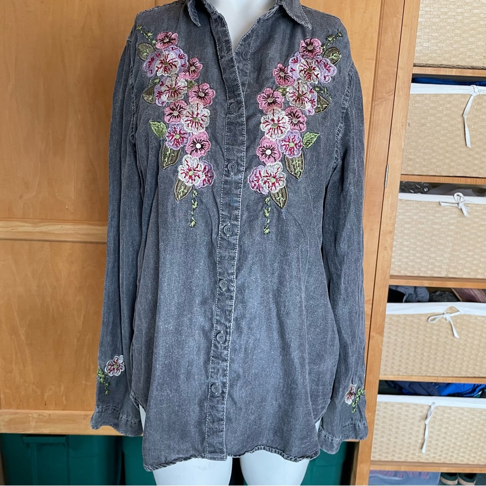 paparazzi Embroidered Top